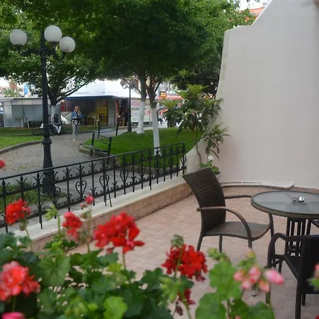 Achillion Apartahotel 3*