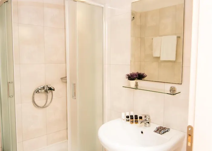 Achillion Aparthotel 3*