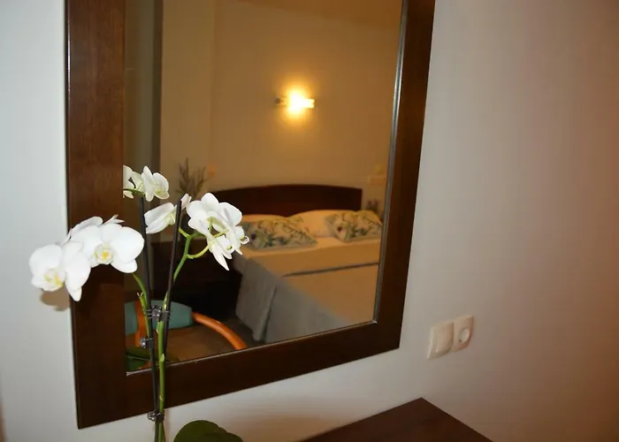 Achillion Aparthotel 3*