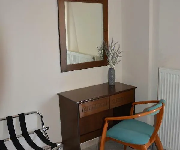 Achillion Aparthotel 3*